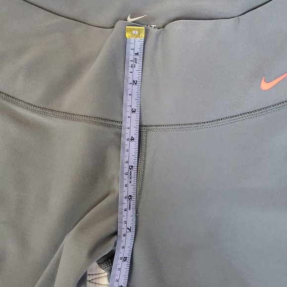 [S] Nike Dry Fit Crop Leggings - Picture 8 of 8
